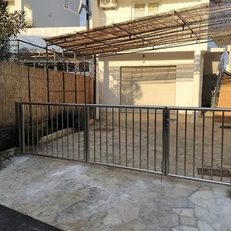 With A Parking Space - 14798 * 沃迪切