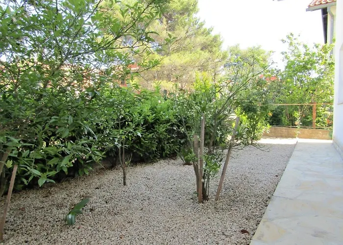 With A Parking Space - 14798 Apartmán Vodice