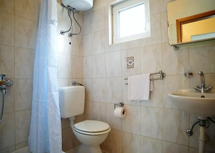 With A Parking Space - 14798